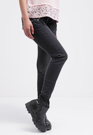 Jeansy Slim Fit