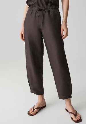 OPUS, RELAXED TAPERED SHINE - Pantalon classique - affogato