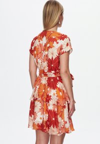 adL SHORT SLEEVE - Denní šaty - printed coral