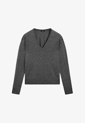 Maglione grigio a maniche lunghe con scollo a V, realizzato in morbido tessuto a maglia. Presenta polsini a coste e un orlo leggermente accorciato.