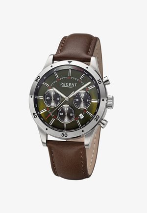 Montre chronographe avec cadran vert, trois sous-cadrans, échelle tachymétrique, guichet de date à 4 heures, boîtier argenté et bracelet en cuir marron.