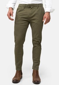 IGNAZO - Pantalones chinos - army