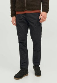 Jack & Jones - JWHACE JJTUCKER ANA - Armijas stila bikses - black Miniatūras attēls 1