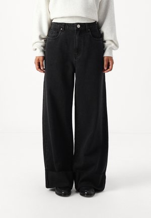 Wide leg - black denim