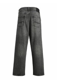 Jeans de mezclilla negra con un ajuste holgado, piernas rectas y dos bolsillos traseros con sutiles detalles de costura.