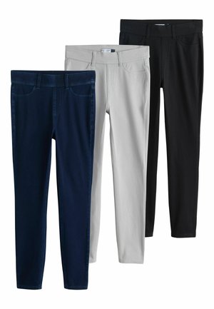 Drei Paar Slim-Fit-Hosen in Dunkelblau, Hellgrau und Schwarz. Merkmale sind Fronttaschen und ein glatter, dehnbarer Stoff.