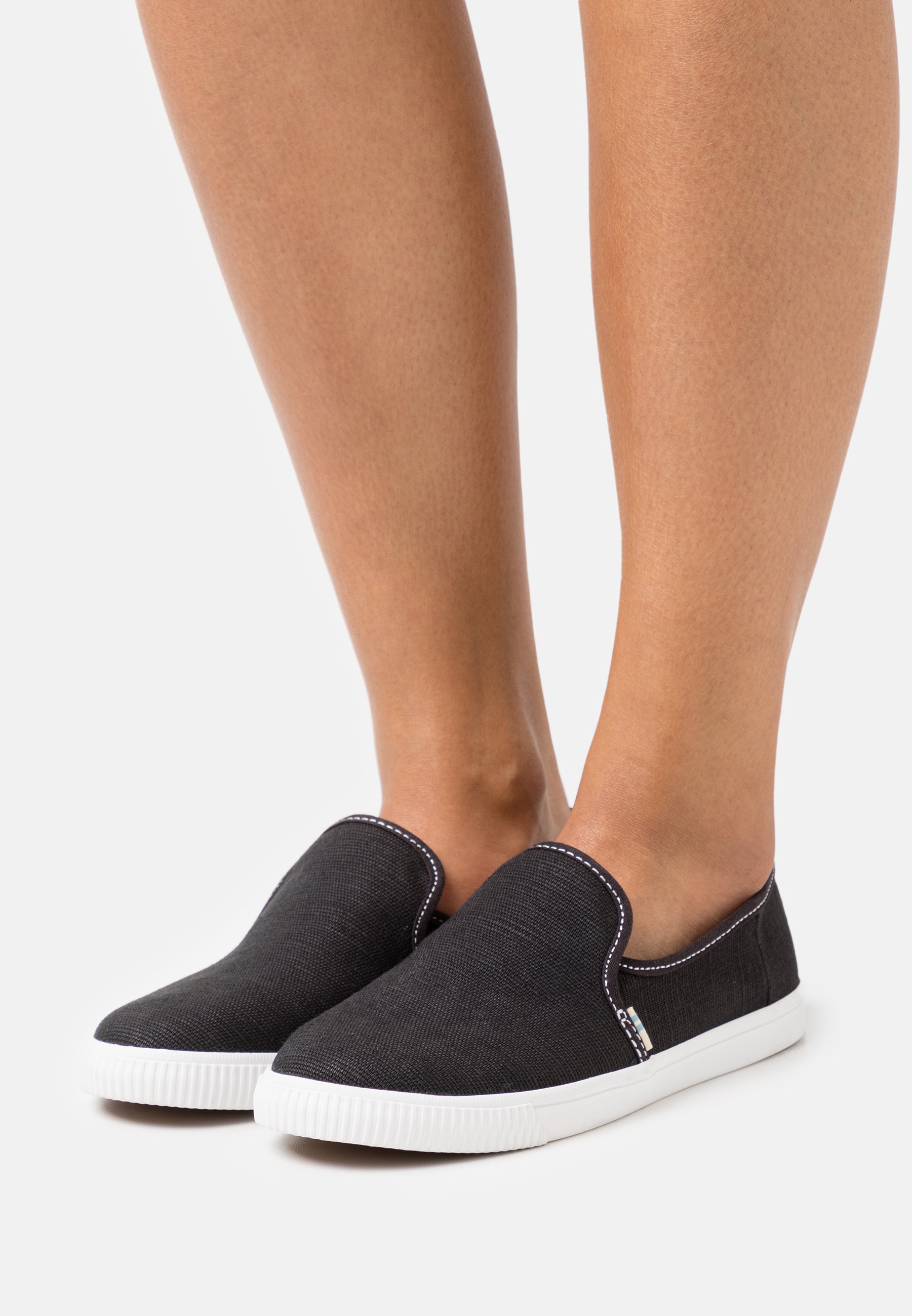 toms clemente slip ons