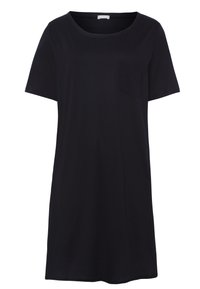 Czarna sukienka t-shirt z krótkim rękawem, wykonana z miękkiego, gładkiego materiału, z okrągłym dekoltem i jedną kieszenią na piersi. Swobodny, luźny krój.