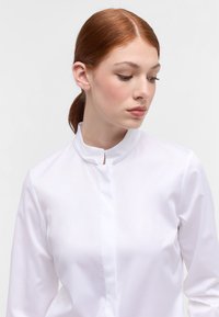 Eterna SATIN SHIRT - FITTED - Camicia - weiß