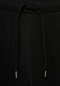 Mango Tepláky - black