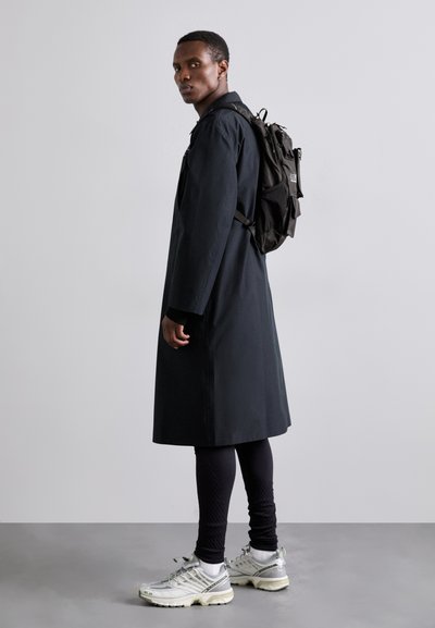MM6 Maison Margiela TRAIL BLAZER UNISEX - Dnevni ruksak - black