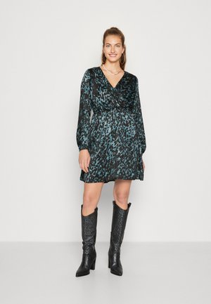 Vero Moda VMGILLEA SHORT WRAP DRESS  - Robe de jour - black