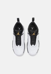 Jordan JORDAN MAX AURA 6 UNISEX - Tossud - white/metallic gold/black