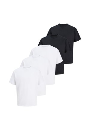 Fem ensfarvede t-shirts med korte ærmer og rund hals i sort og hvid, arrangeret i vekslende farver, vist på en hvid baggrund.