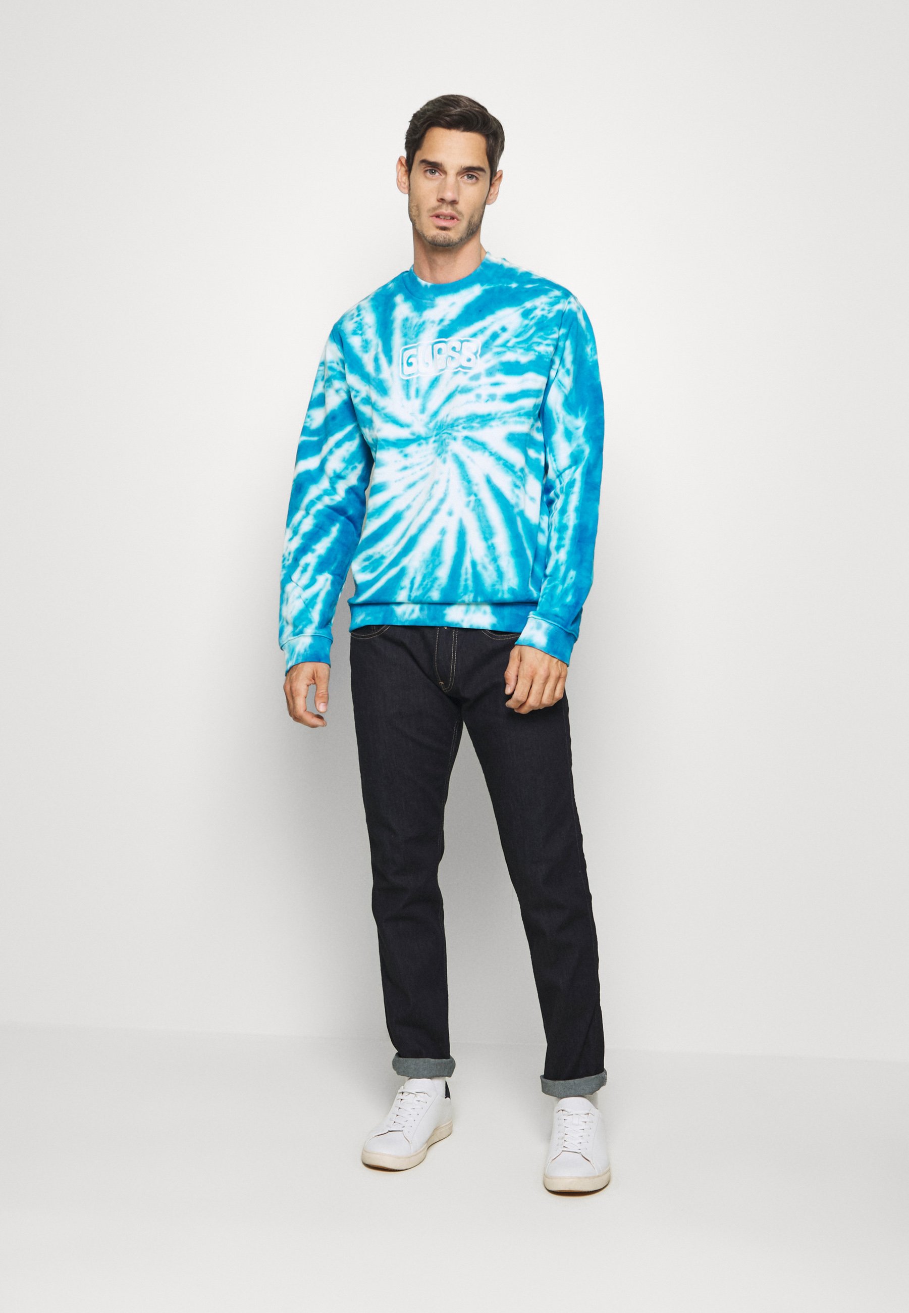 activewear sweatshirt