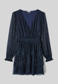 Robe bleu marine à volants avec un décolleté en V profond et des manches longues. Fabriquée en tissu scintillant avec une taille smockée et des poignets à volants.