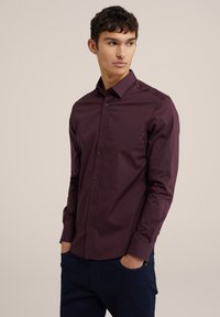 WE Fashion THE SMART - Dalykiniai marškiniai - red