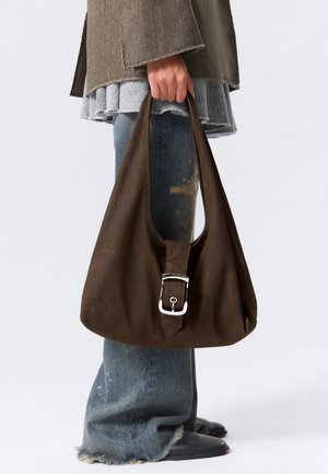 BUCKLE SHOULDER BAG - Handtas - dark mole