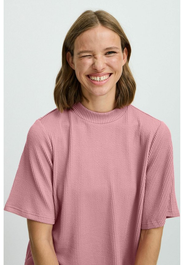 BYPESINA - Basic T-shirt - foxglove4