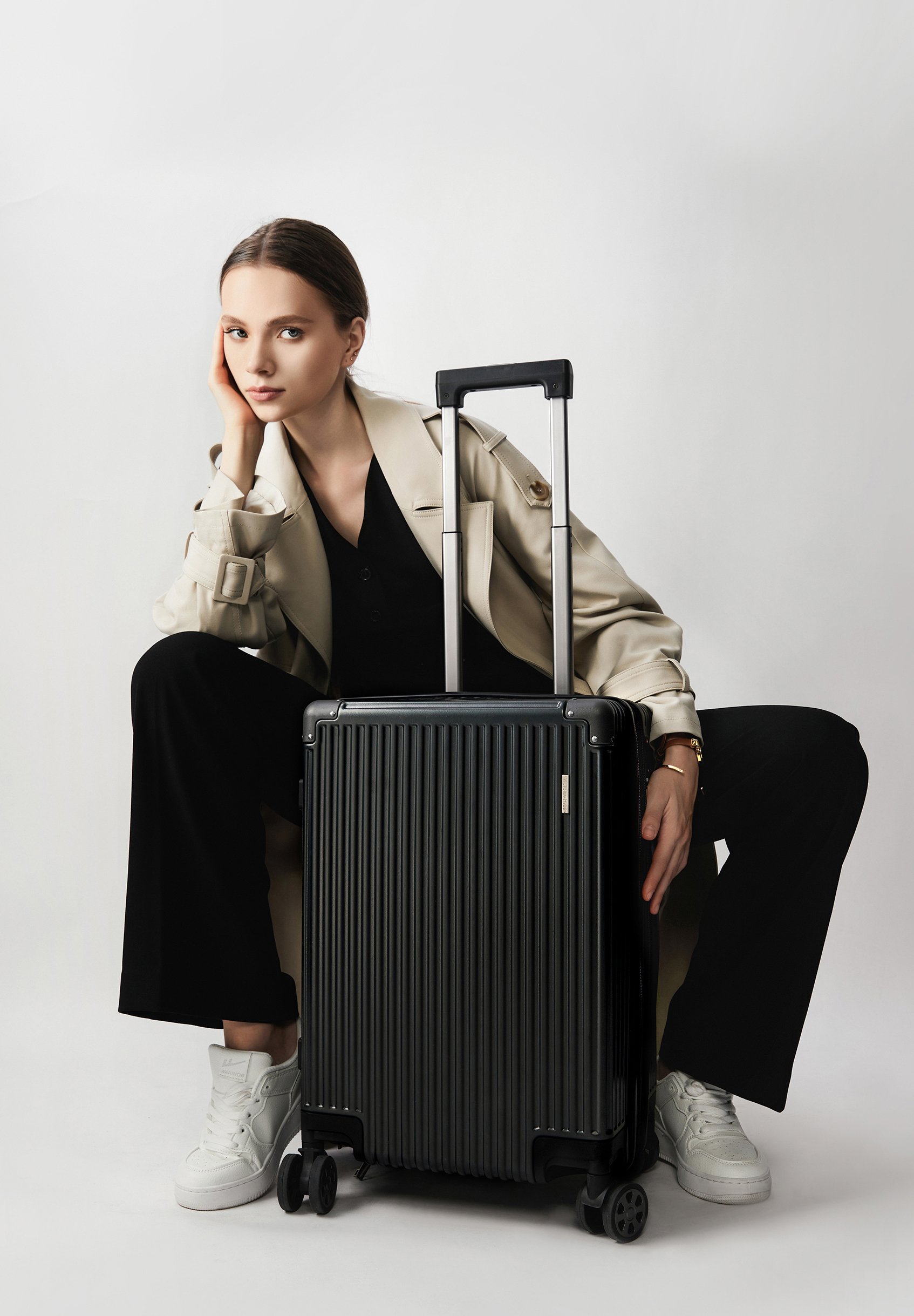 Victoria Hyde DEXTER - Valise à roulettes - schwarz/noir - ZALANDO.FR