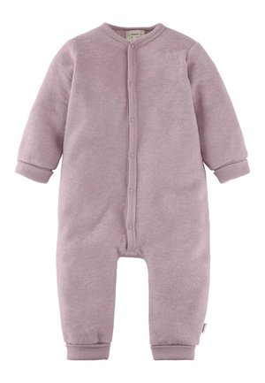 Weicher rosa Baby-Body mit langen Ärmeln, Druckknöpfen vorne und gerippten Bündchen an Ärmeln und Beinen.