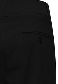 Schwarze Hose mit einer glatten Textur, einer Gesäßtasche mit Knopfverschluss und einem dezenten Webmuster entlang des Taillenbunds.