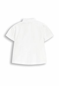 Biała koszula z krótkim rękawem o klasycznym kołnierzyku, gładkiej teksturze i prostym dolnym wykończeniu. Prosty design bez widocznych wzorów lub akcentów.