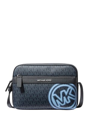 Dunkelblaue Michael Kors Umhängetasche mit schwarzem Leder-Reißverschlussbesatz, verstellbarem Riemen, durchgehendem MK-Muster und großem blauem MK-Logo vorne.