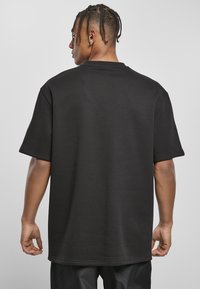 Urban Classics OVERSIZED - Navadna majica - black