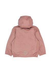Wodoodporna kurtka dziecięca w delikatnym różowym kolorze, z regulowanym kapturem, elastycznymi mankietami oraz logo na plecach. Gładka tekstura, prosty design.
