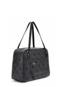 Czarna torba na ramię o strukturalnym designie, z wzorzystym wykończeniem, podwójnymi uchwytami na górze oraz przednią kieszenią na zamek z metalowymi detalami w kolorze srebrnym.