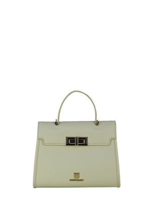Beige Ledertasche mit oberem Tragegriff, Metall-Drehverschluss und kleiner Logo-Plakette vorne.