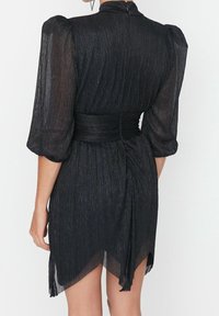 Trendyol Cocktailklänning - dark blue