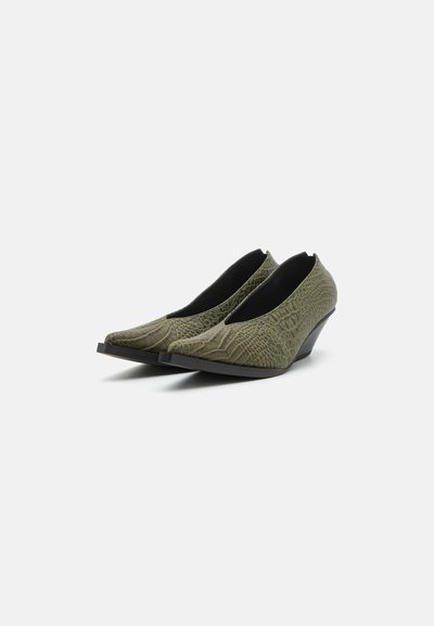 GmbH AYA KITTEN MULE - Tacones - green