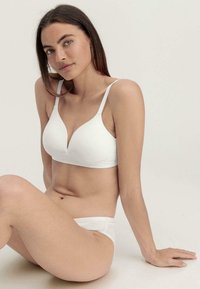 hessnatur WÄSCHE SPACER BÜGELLOS PURE SENSE - T-shirt BH - naturweiss