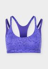 POWER - Brassières de sport à maintien léger - solar purple/pure purple