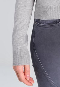 Guess Strickpullover - mottled grey