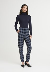 ICHI KATE CLOULE  - Püksid - patriot blue check