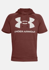 Czerwony hoodie z krótkimi rękawami, wykonany z miękkiego materiału, z dużym białym logo Under Armour oraz przednią kieszenią. Regulowany kaptur ze sznurkiem.
