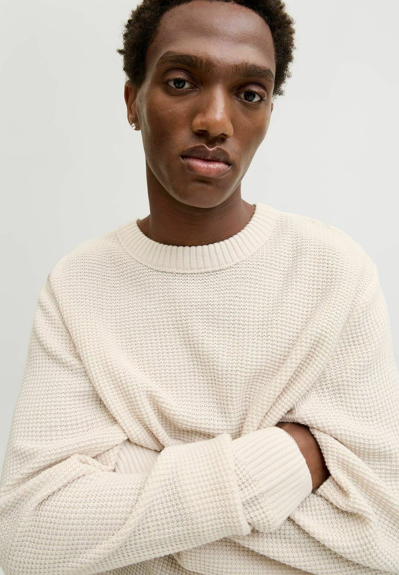 Jack & Jones Originals - Pull col roulé côtelé - Noir | ASOS