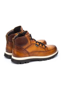Pikolinos VIGO - Botines con cordones - brown