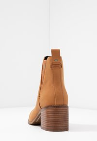 TOMS Botines bajos - beige