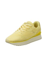Gelbe Mesh-Sneaker mit strukturiertem Design, runder Spitze und gelben Akzenten. Verfügt über eine weiße Gummisohle mit einem leichten Absatz und Schnürverschluss.