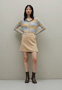 Theory Μίνι φούστα - beige