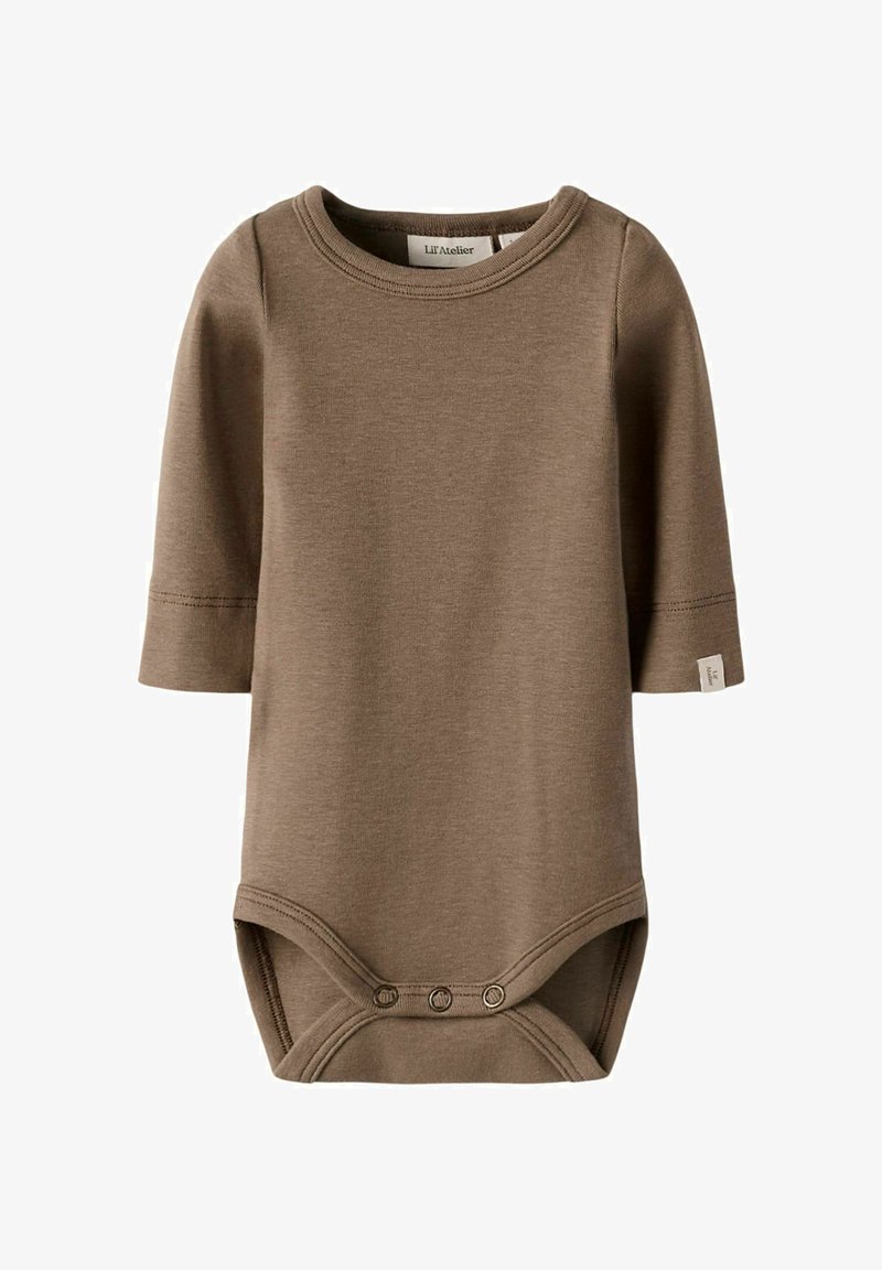 Body bébé marron à manches longues avec un col rond et des boutons-pression à l'entrejambe, fabriqué en tissu doux et extensible.