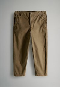 Braune Baumwollchinos mit einer lockeren Passform, versehen mit einem Knopfverschluss, Gürtelschlaufen und Seitentaschen. Glatte Textur, gerades Bein-Design.