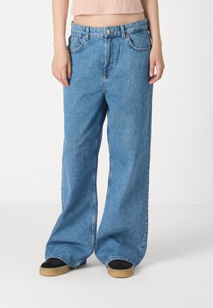 ONLMAISIE BAGGY WIDE  - Wide leg - light blue denim