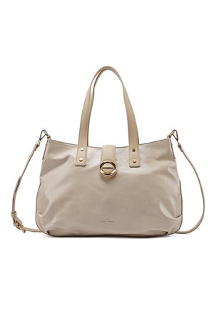 Borsa a mano in pelle beige con due manici superiori, tracolla staccabile e chiusura a clip rotonda dorata al centro anteriore.
