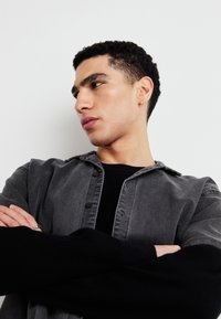 GAP OVERSIZED PLAITED CREW - Džemper - black