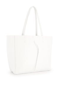 Weiße Tragetasche mit glatter Textur, elongated Form, doppelten Griffen und einem minimalistischen Design mit einem dezenten Akzent.